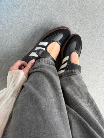 Sapatilha Adidas 