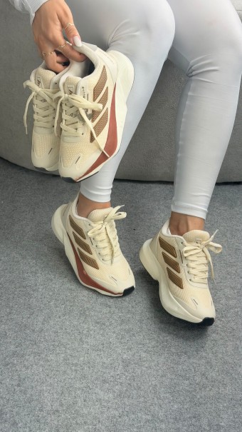 Tênis Adidas Boston 11